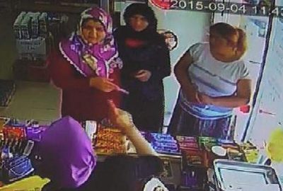 ‘Tırnakçı’ kadın, güvenlik kamerasına böyle yakalandı