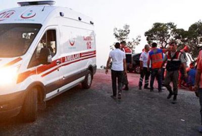 Minibüs uçuruma yuvarlandı: 4 ölü, 14 yaralı