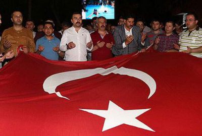 Türkiye ‘teröre tepki’ için sokaklara döküldü