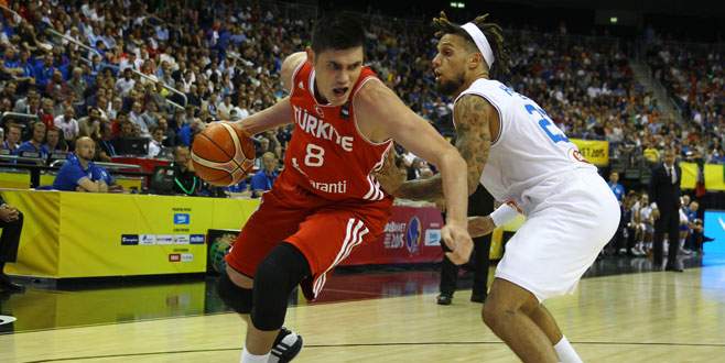 Devler Almanya önünde