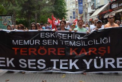 Eskişehir’deki Sendika Üyeleri De Teröre Karşı Yürüdü
