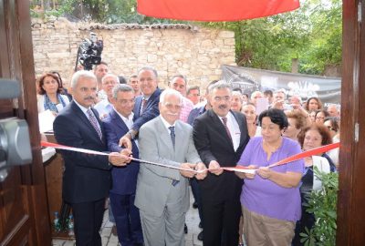 Kuşadası Kültür Merkezi Hizmete Girdi