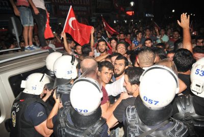 Mersin’de HDP Binalarına Saldırı