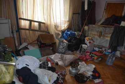 Evden gelen kötü kokular mahalle sakinlerinİ harekete geçirdi