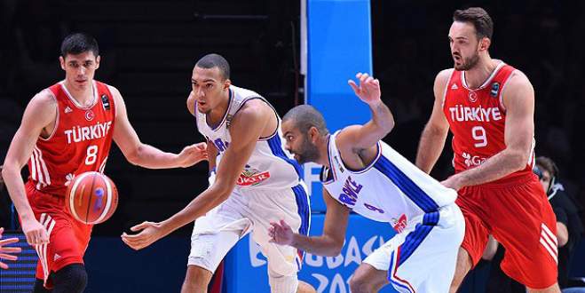 12 Dev Adam Avrupa’ya veda etti