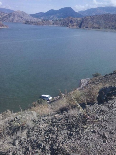 Minibüs Obruk Barajı’na Uçtu: 1 Ölü