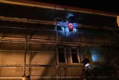 ‘8 saat’ süren bayrak gerginliği