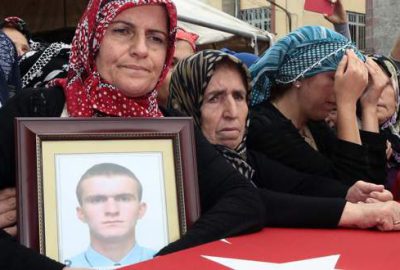 ‘Oğlum beni bıraktın gittin’