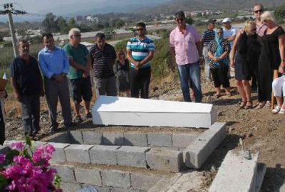 Vasiyeti üzerine son yolculuğuna türküyle uğurlandı