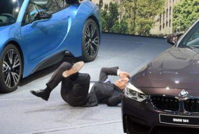 Ünlü CEO bir anda kendini yerde buldu