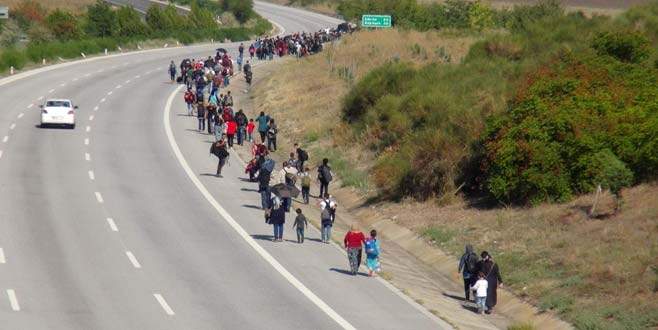 Suriyeliler Avrupa’ya gitmek için Edirne’ye akın etti
