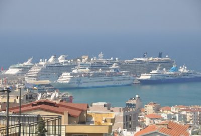 Kuşadası’nda 7 Gemiyle 18 Bin Turist Geldi