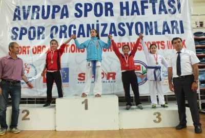 Kağıtsporlu Karatecilerden Derece