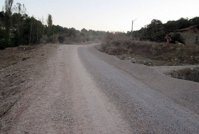 Manisa Büyükşehir Belediyesi, Gördes ilçesinde asfalt atağı başlattı. Ekipler Sindel