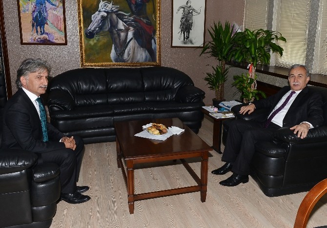 Vali Büyük Seyhan Ve Yüreğir Kaymakamlarını Ziyaret Etti