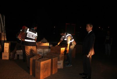 Araç Dolusu Kaçak Sigarayı Bırakıp Kaçtı