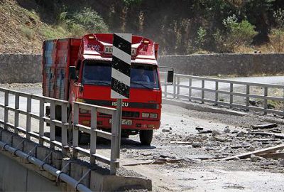 PKK’lılar, Şemdinli’de köprüyü patlattı