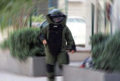 Bomba yüklü araç karakola girmeden imha edildi!