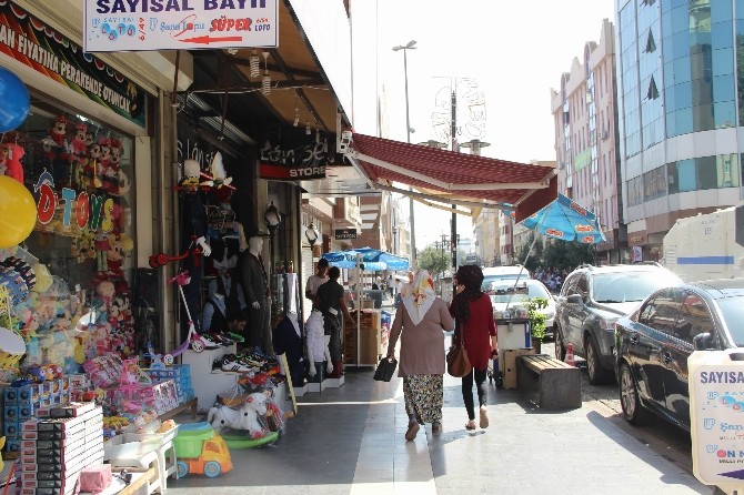 Bayrama Sayılı Günler Kala Çarşı Esnafı Mutsuz