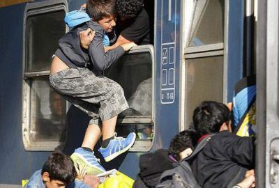 Tel örgüler de durdurmadı