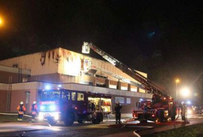 Mülteci barınağı kundaklandı