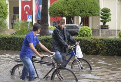 Yağmur yaşamı felç etti