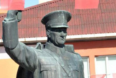 Rizeliler Atatürk heykeli için referandum yapacak