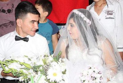 Düğününe yetişemeyen damat geline kavuştu