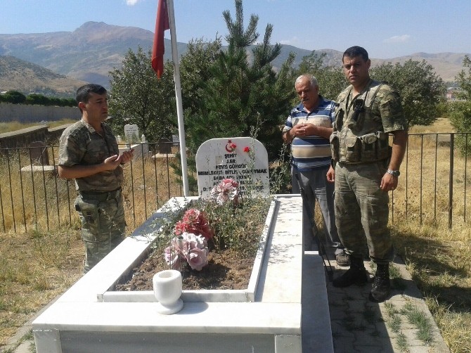 Askerlerden Şehit Aileleri Ve Gazilere Ziyaret