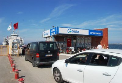 Lapseki’de Yoğun Araç Kuyruğu