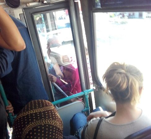 Antalya’da toplu ulaşımda hizmet veren bir özel halk otobüsü şoförü,