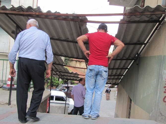 Çatılardaki Hasarlar Hala Giderilmedi