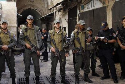 İsrail polisi Mescid-i Aksa’nın çatısına çıktı