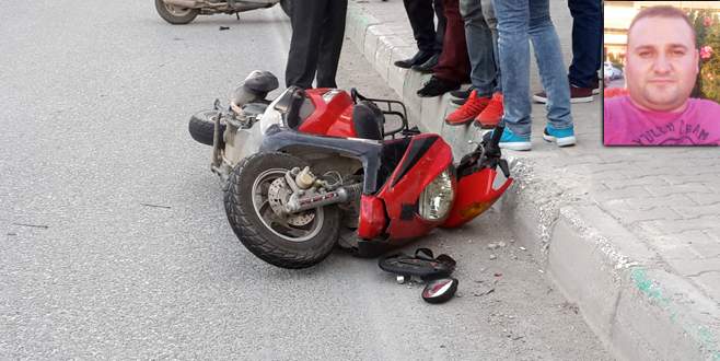 Otomobile çarpan motosikletin sürücüsü öldü