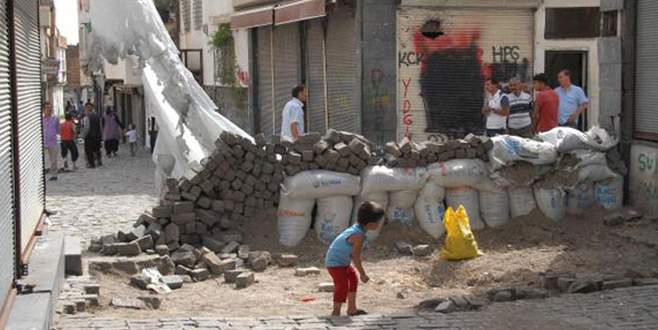 PKK sokakta bomba patlattı: 5 çocuk yaralı