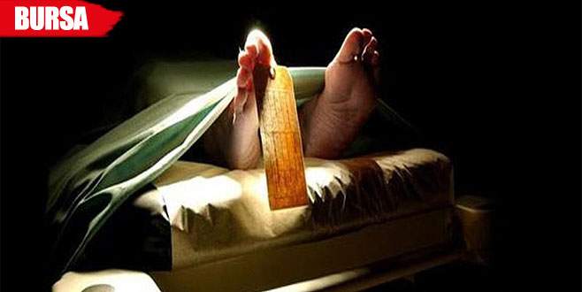 Üzerine kanepe düşen adam öldü