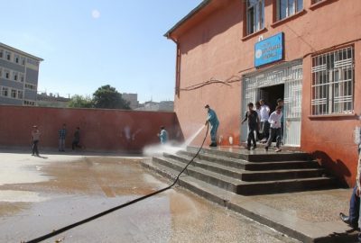 Eyyübiye Belediyesi, Okullarda Temizlik Çalışması Başlattı