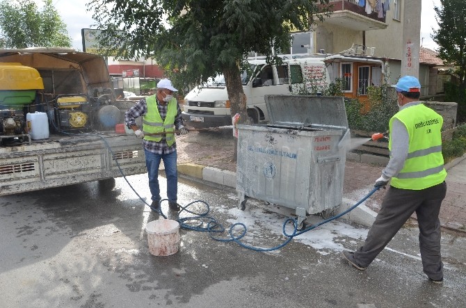 Ereğli’de Çöp Konteynerleri Dezenfekte Ediliyor