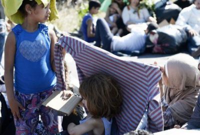 Sığınmacıların bekleyişi sürüyor