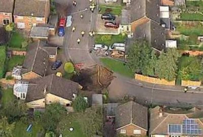 Şehrin ortasında dev çukur