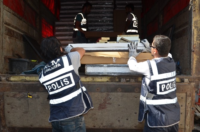 Sahte Evraklarla Nakliye Edilen Raf Sistemi İçerisinde Kaçak Sigara Ele Geçirildi