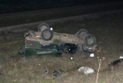 Askeri araç devrildi: 1 şehit, 3 yaralı