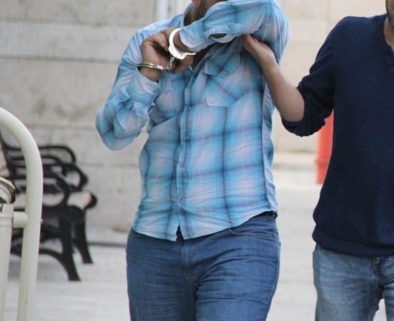 Samsun’da, evinde bonzai ile yakalanan bir kişi gözaltına alındı.