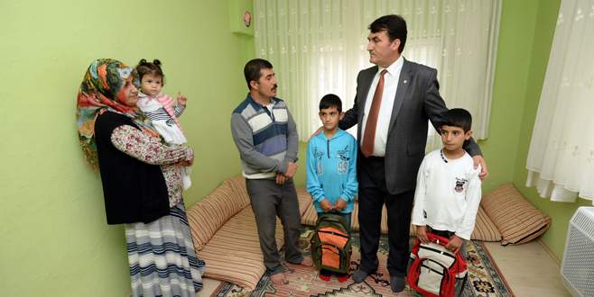 Dündar’dan yangın mağduru aileye destek