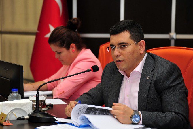 Kepez Belediyesi Meclisi, bir okula bilişim sınıfı açan ANTGİAD’ın ismini