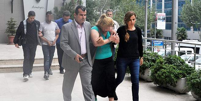 Çocuğuna hırsızlık yaptırdığı iddia edilen aileye gözaltı