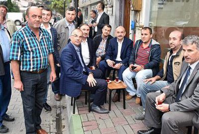 Bakan Müezzinoğlu vatandaşla buluştu