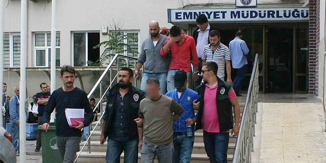 Bursa’da 3 ayrı operasyon: 5 gözaltı