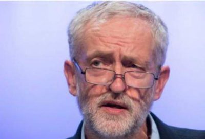 Kraliçe’nin önünde diz çökmeyecek