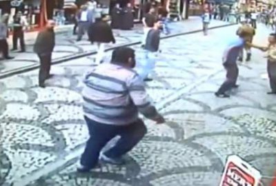 Kızgın müşteriden esnafa dayak: 4 yaralı